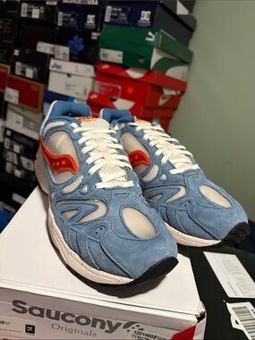 Saucony Grid Azura 2000
Size 11.5